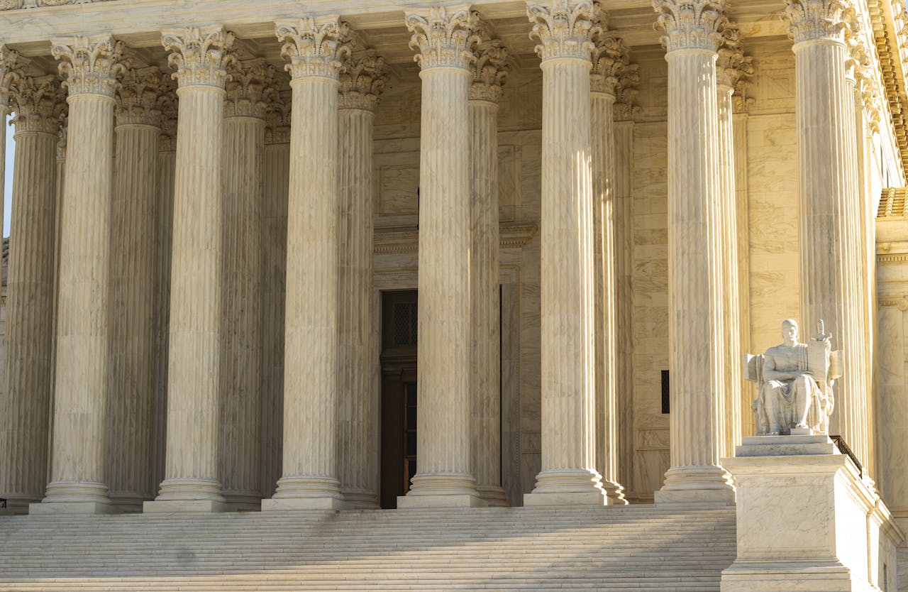Retired judges condemn attacks on the judiciary — and say California officials are also to blame